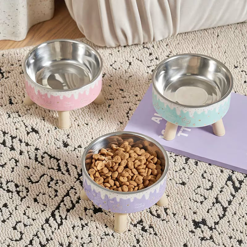 Gamelle glace surélevée en inox pour chat ou petit chien. Design coloré, ergonomique et anti-déversement. Idéal pour l’eau ou la nourriture