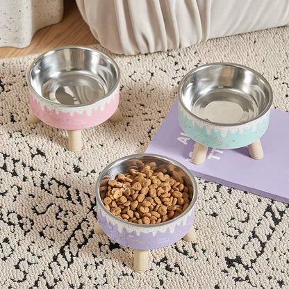 Gamelle glace surélevée en inox pour chat ou petit chien. Design coloré, ergonomique et anti-déversement. Idéal pour l’eau ou la nourriture