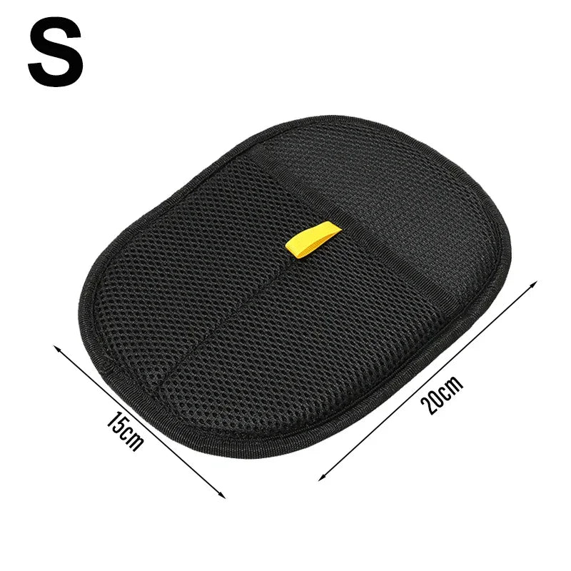 gant-toilettage-respirant-noir-pour-animaux